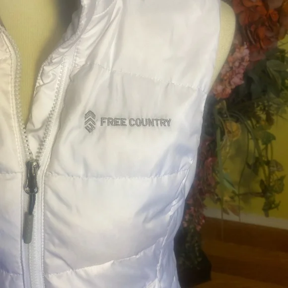 Free Country puffy vest - Picture 2 of 7